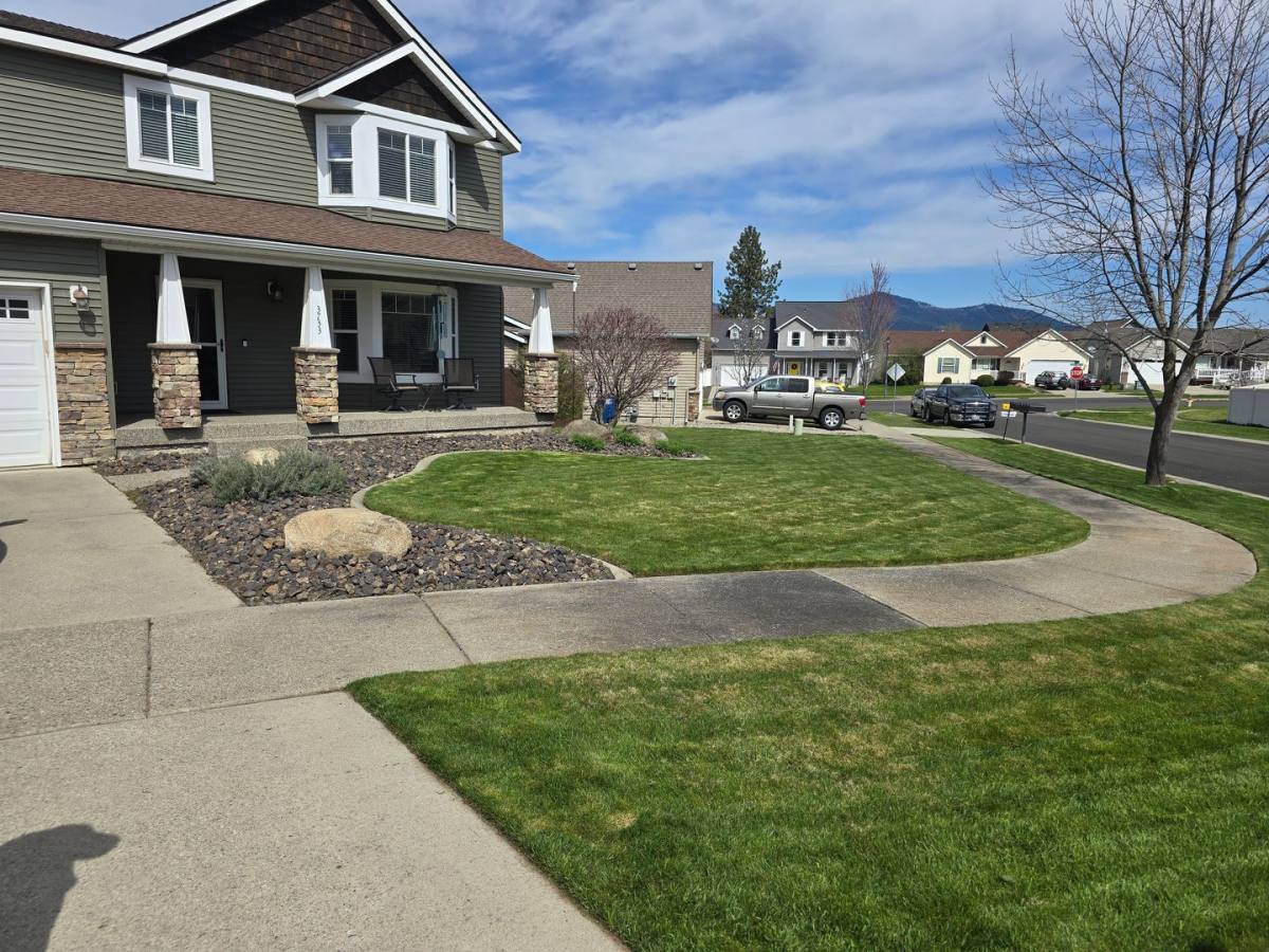 House for rent at 3733 N Cleveland Court, Post Falls, ID 83854