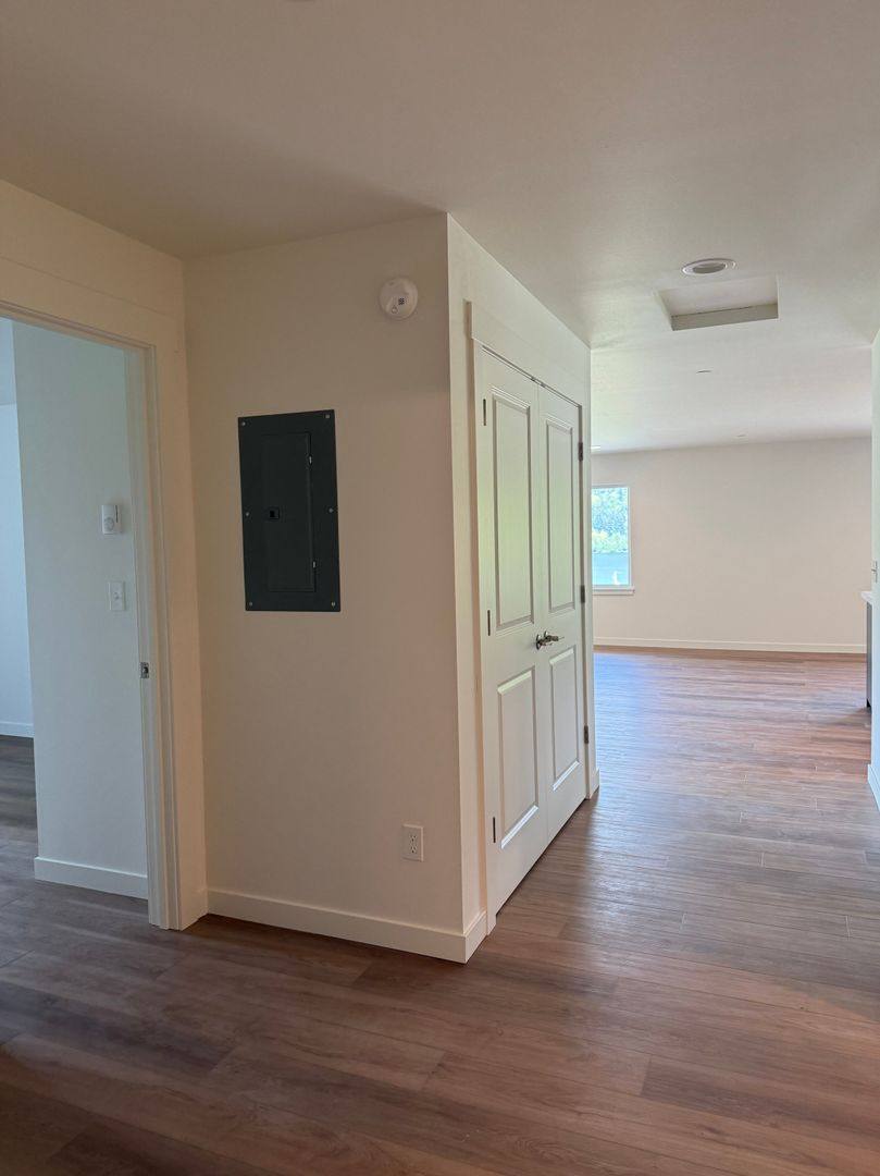 Apartment for rent at 705 W Lake Samish Dr, Bellingham, WA 98229