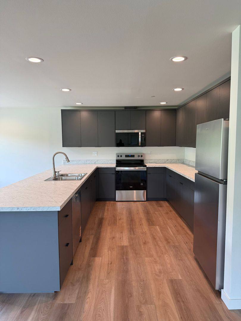 Apartment for rent at 705 W Lake Samish Dr, Bellingham, WA 98229
