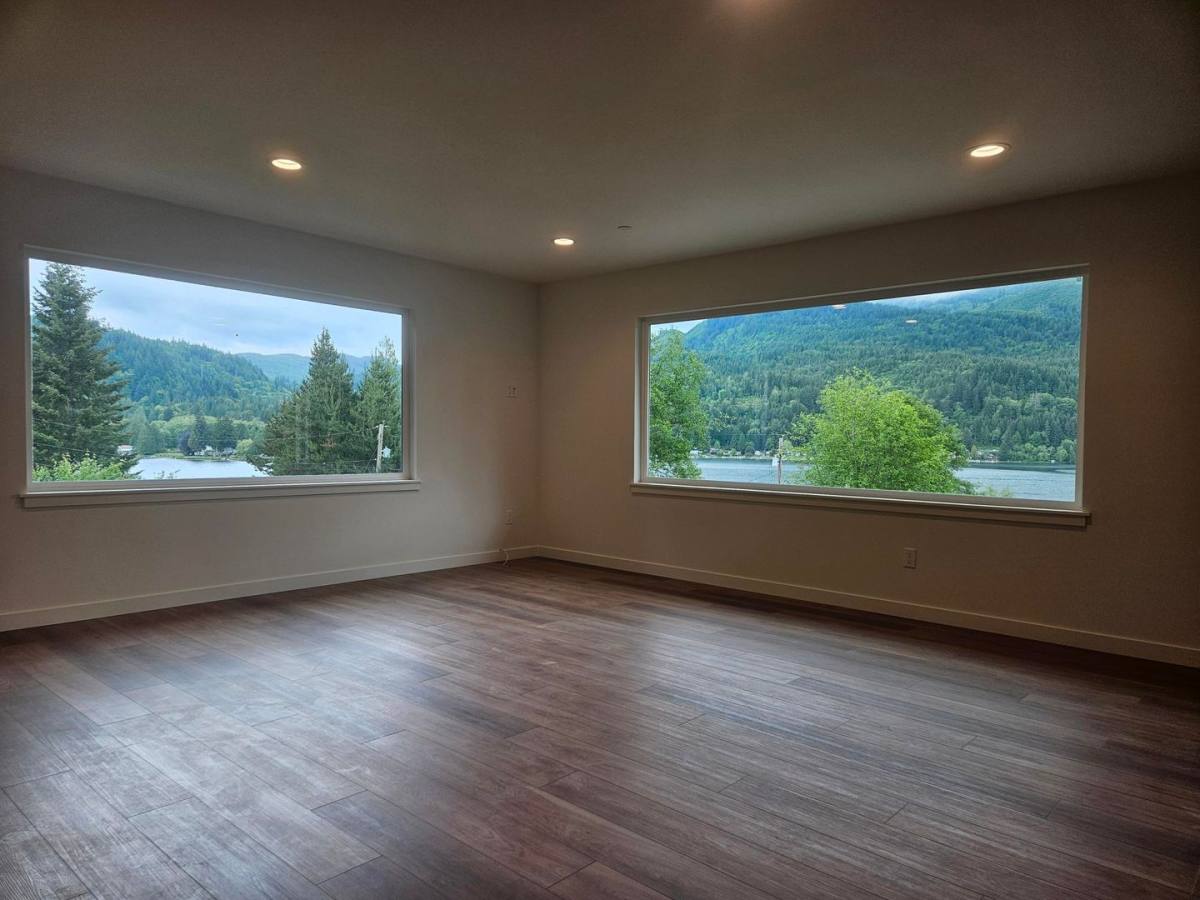 Apartment for rent at 705 W Lake Samish Dr, Bellingham, WA 98229