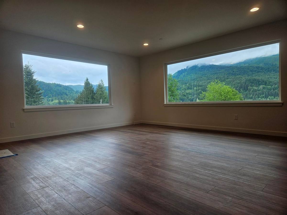 Apartment for rent at 705 W Lake Samish Dr, Bellingham, WA 98229