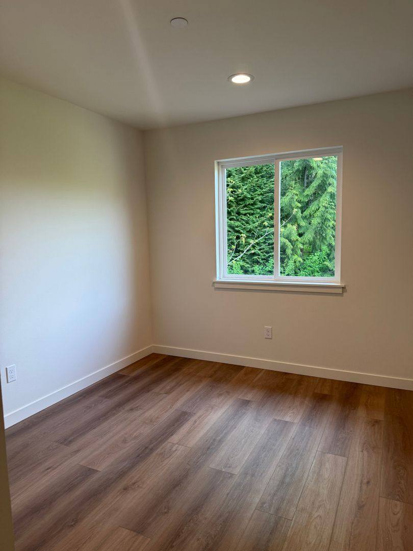 Apartment for rent at 705 W Lake Samish Dr, Bellingham, WA 98229