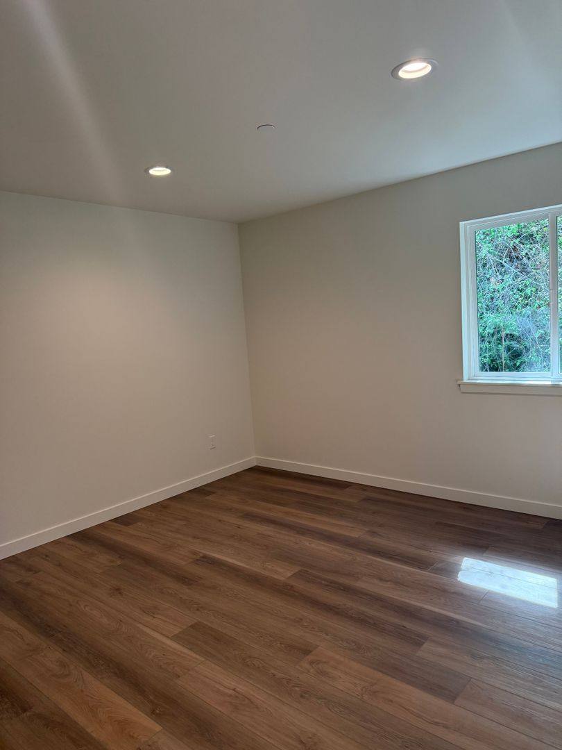 Apartment for rent at 705 W Lake Samish Dr, Bellingham, WA 98229