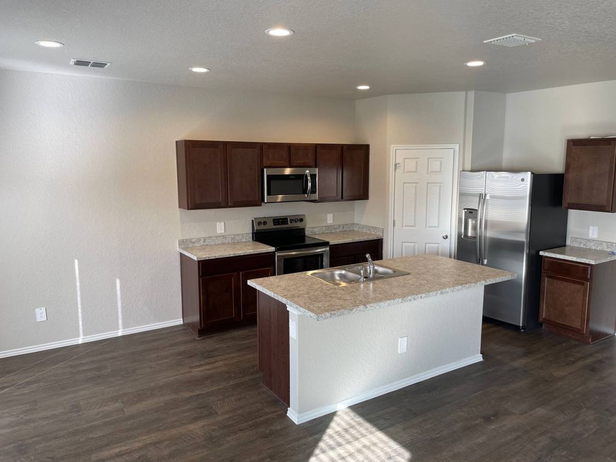 House for rent at 13121 Candace Way, Saint Hedwig, TX 78152