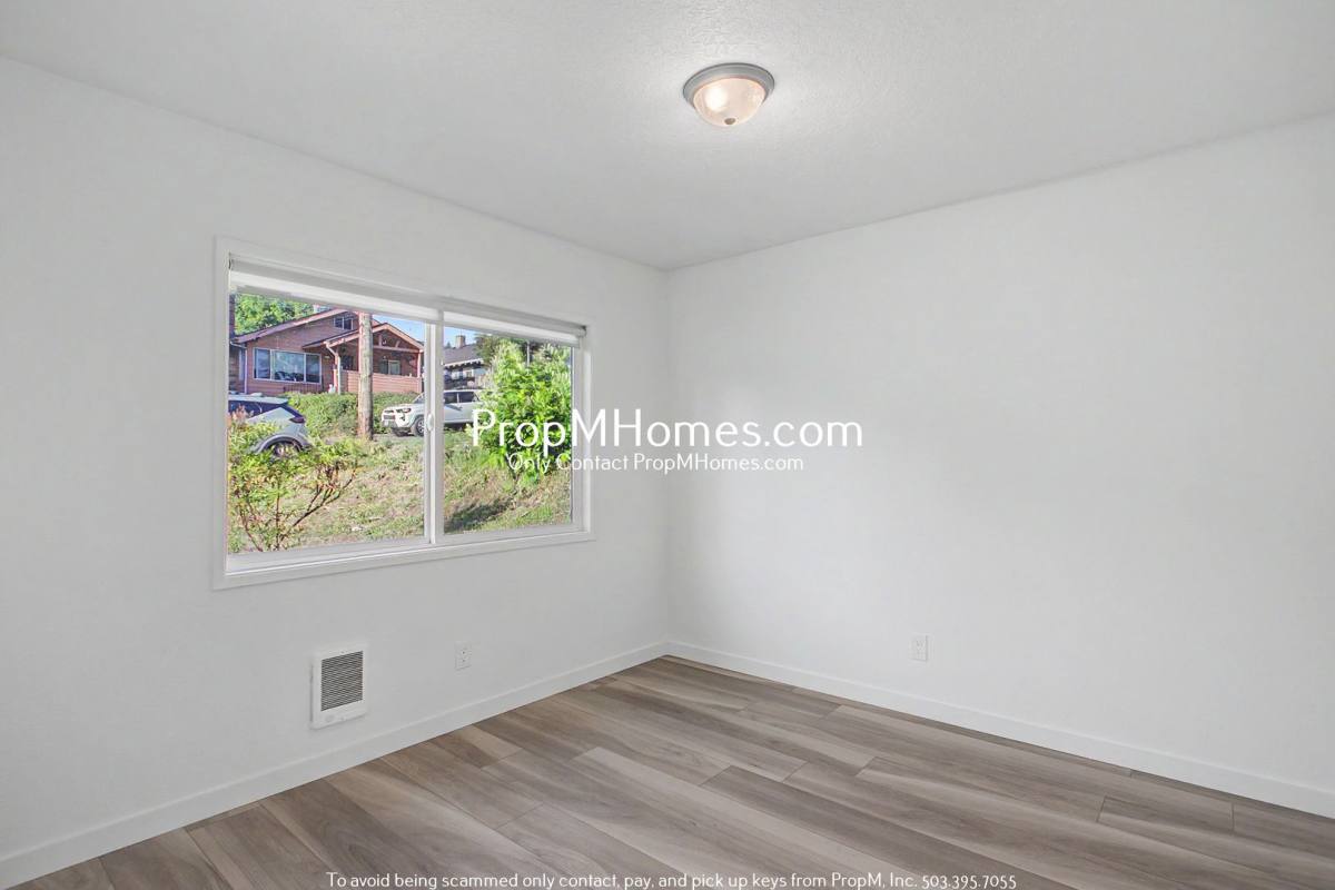 Apartment for rent at 7032 N Burlington Ave, Portland, OR 97203