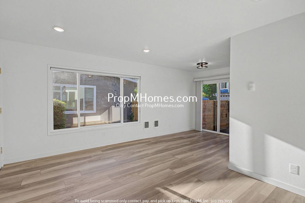 Apartment for rent at 7032 N Burlington Ave, Portland, OR 97203