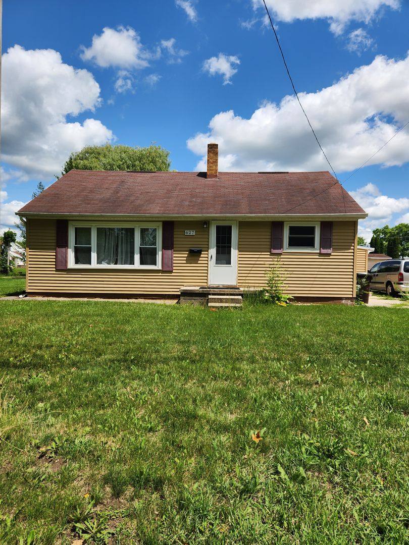 Apartment for rent at 627 Division St, Big Rapids, MI 49307
