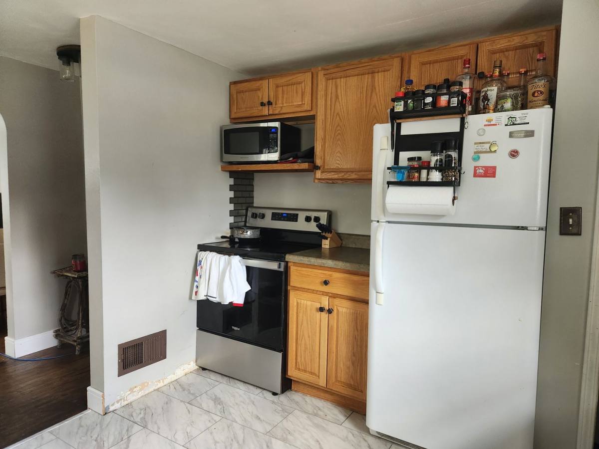 Apartment for rent at 627 Division St, Big Rapids, MI 49307