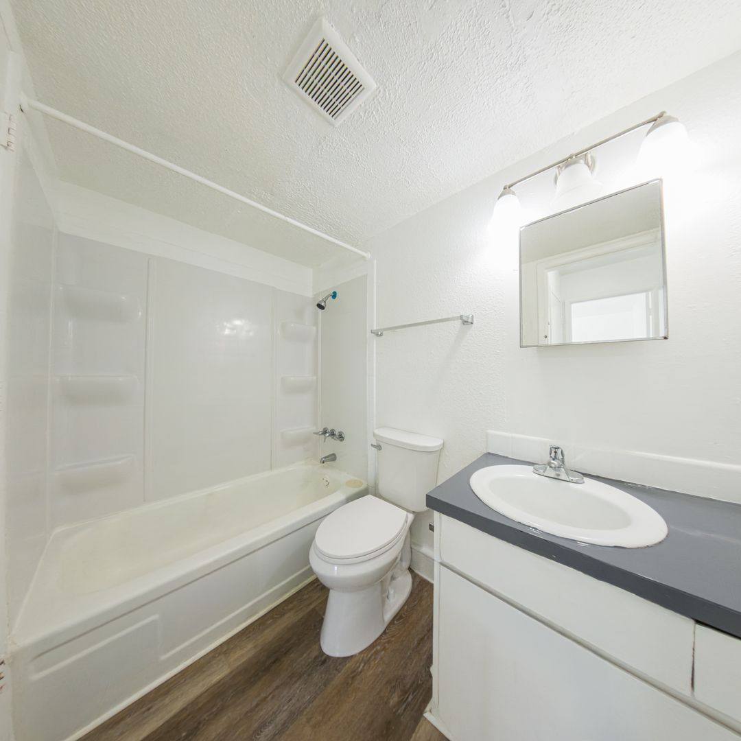 Apartment for rent at 1313 21st St, Des Moines, IA 50311