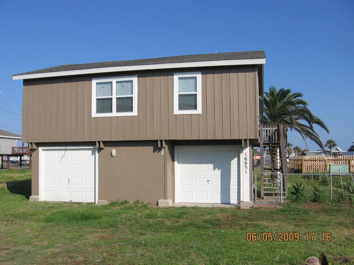 House for rent at 16631 Edward Teach, Galveston, TX 77554