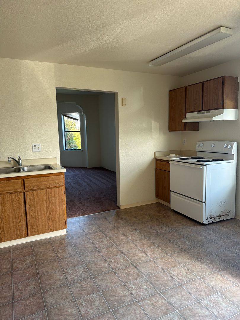 Apartment for rent at 719 California St, Eureka, CA 95501