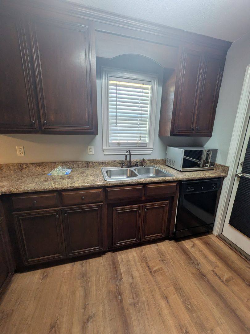 House for rent at 20 Moody Dr, Ray City, GA 31645