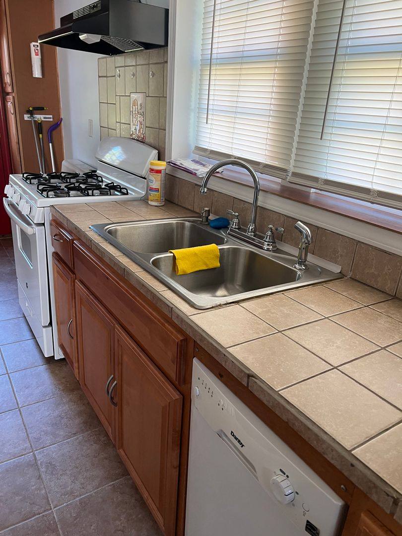 Apartment for rent at 514 Monroe St, Lincolnton, NC 28092