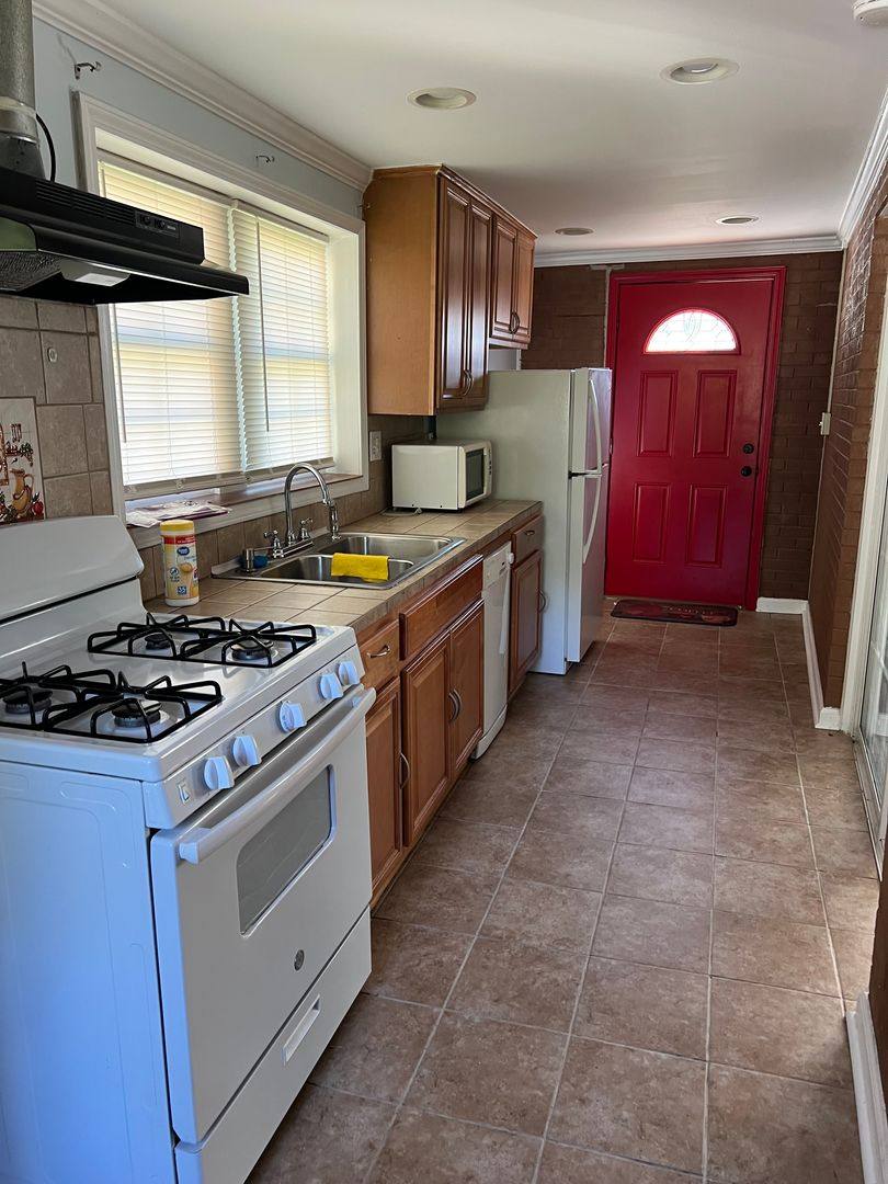 Apartment for rent at 514 Monroe St, Lincolnton, NC 28092