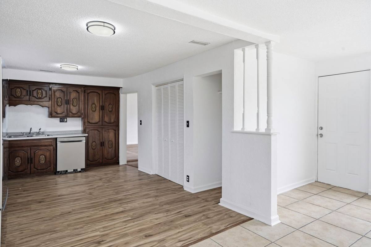 Apartment for rent at 220 Brooklyn Ave, Kansas City, MO 64124