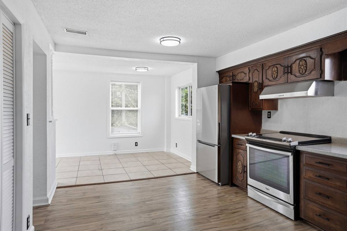 Apartment for rent at 220 Brooklyn Ave, Kansas City, MO 64124