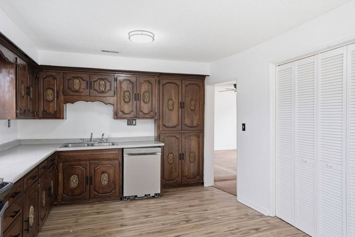Apartment for rent at 220 Brooklyn Ave, Kansas City, MO 64124
