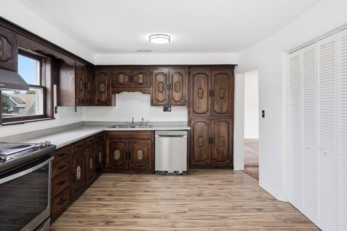 Apartment for rent at 220 Brooklyn Ave, Kansas City, MO 64124