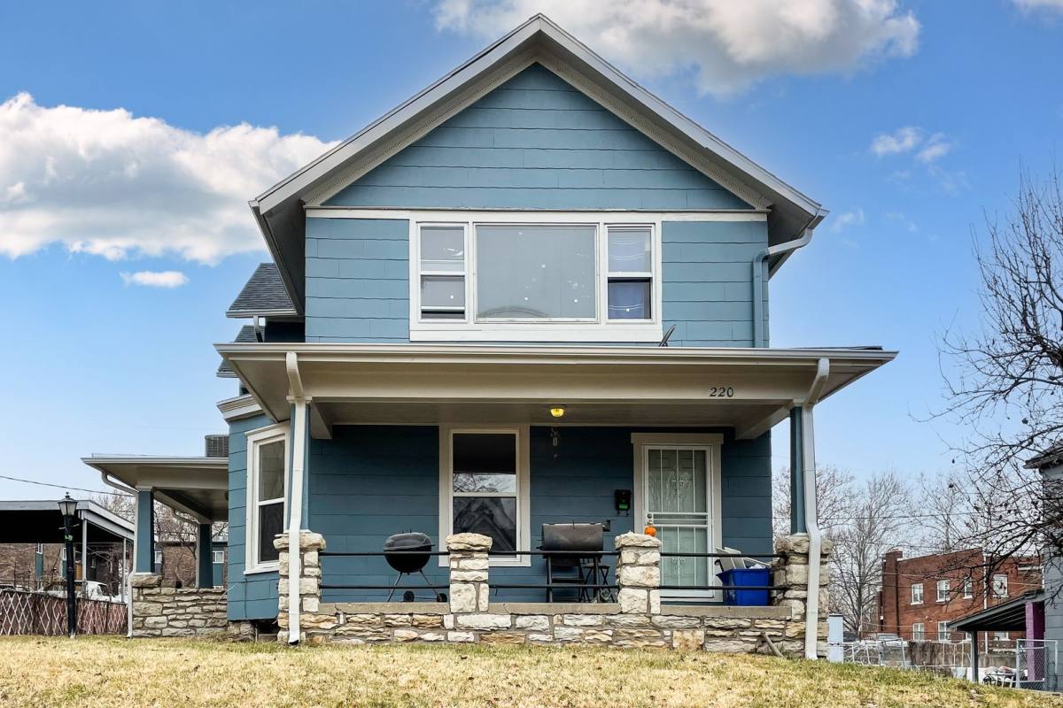 Apartment for rent at 220 Brooklyn Ave, Kansas City, MO 64124