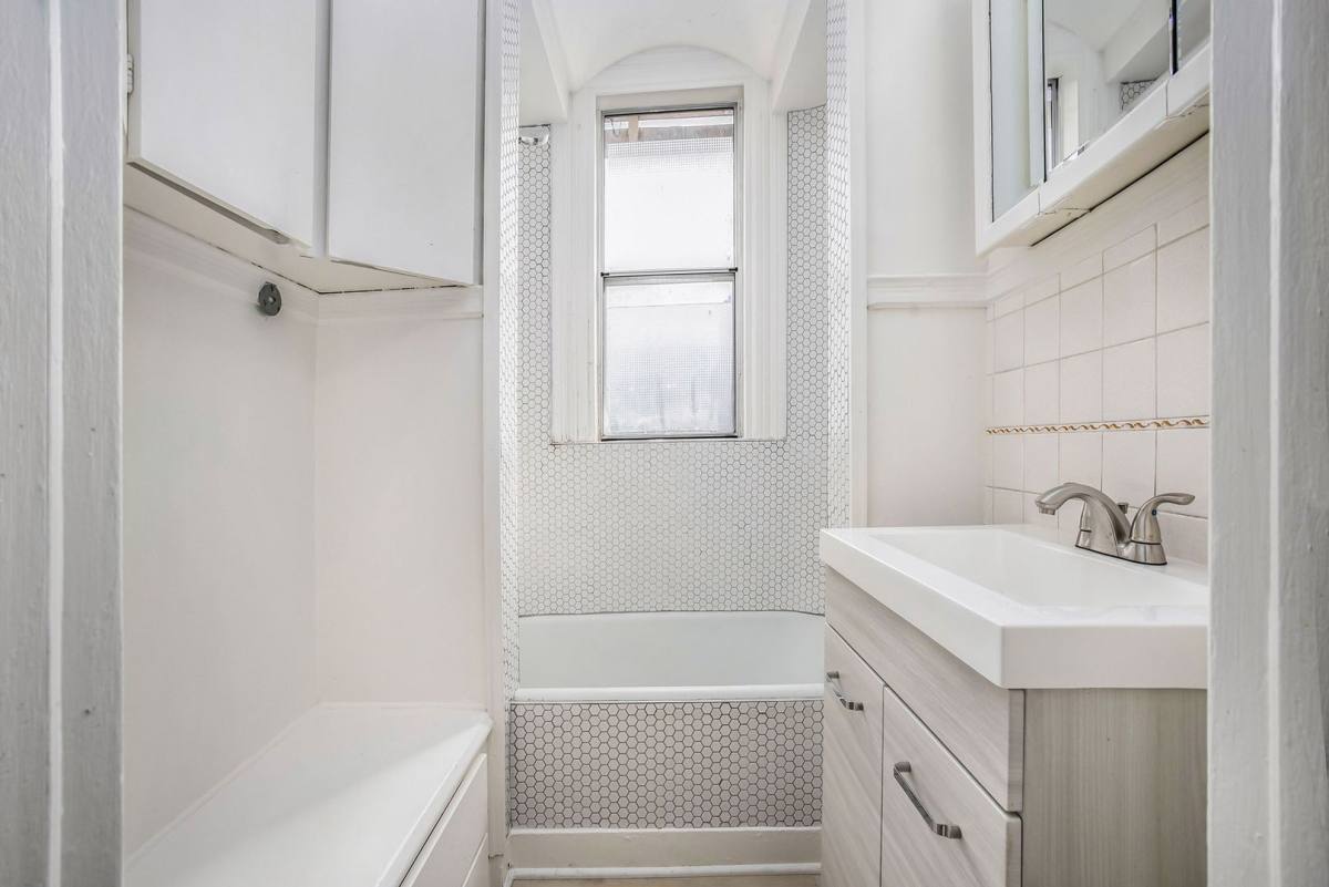Apartment for rent at 958 Park St, Alameda, CA 94501