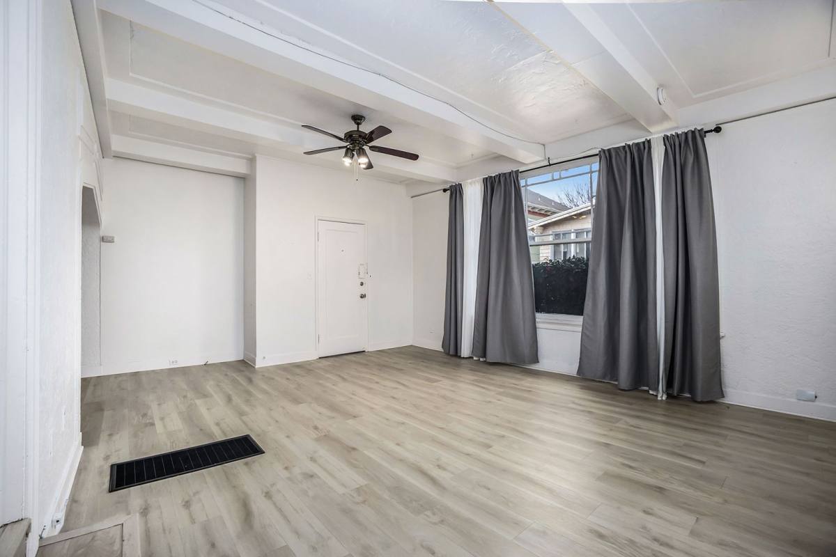 Apartment for rent at 958 Park St, Alameda, CA 94501