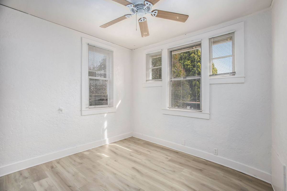 Apartment for rent at 958 Park St, Alameda, CA 94501