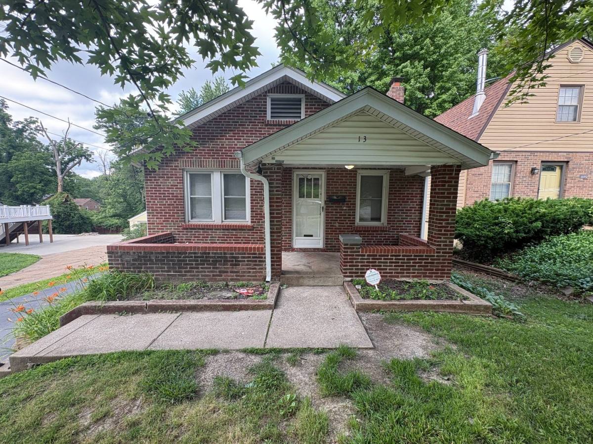 House for rent at 13 N Hartnett Ave, Saint Louis, MO 63135