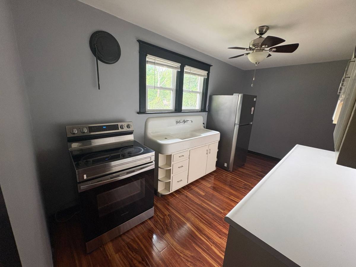 House for rent at 13 N Hartnett Ave, Saint Louis, MO 63135