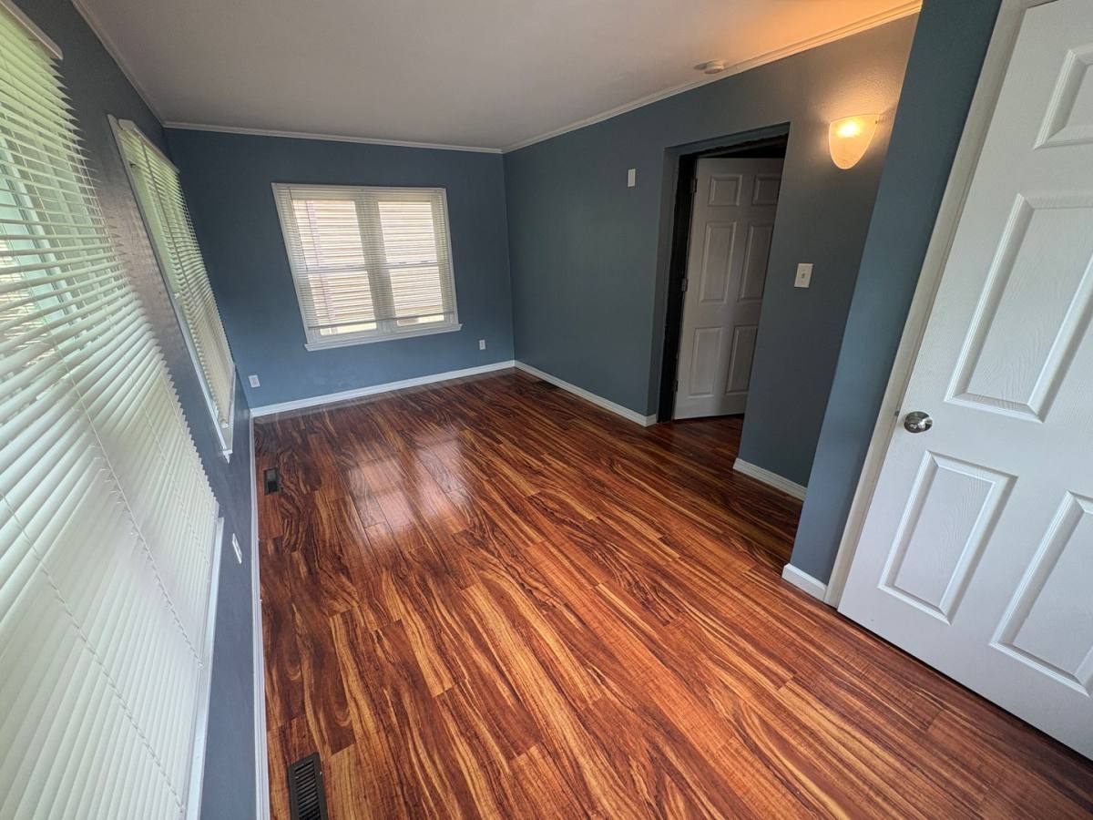 House for rent at 13 N Hartnett Ave, Saint Louis, MO 63135