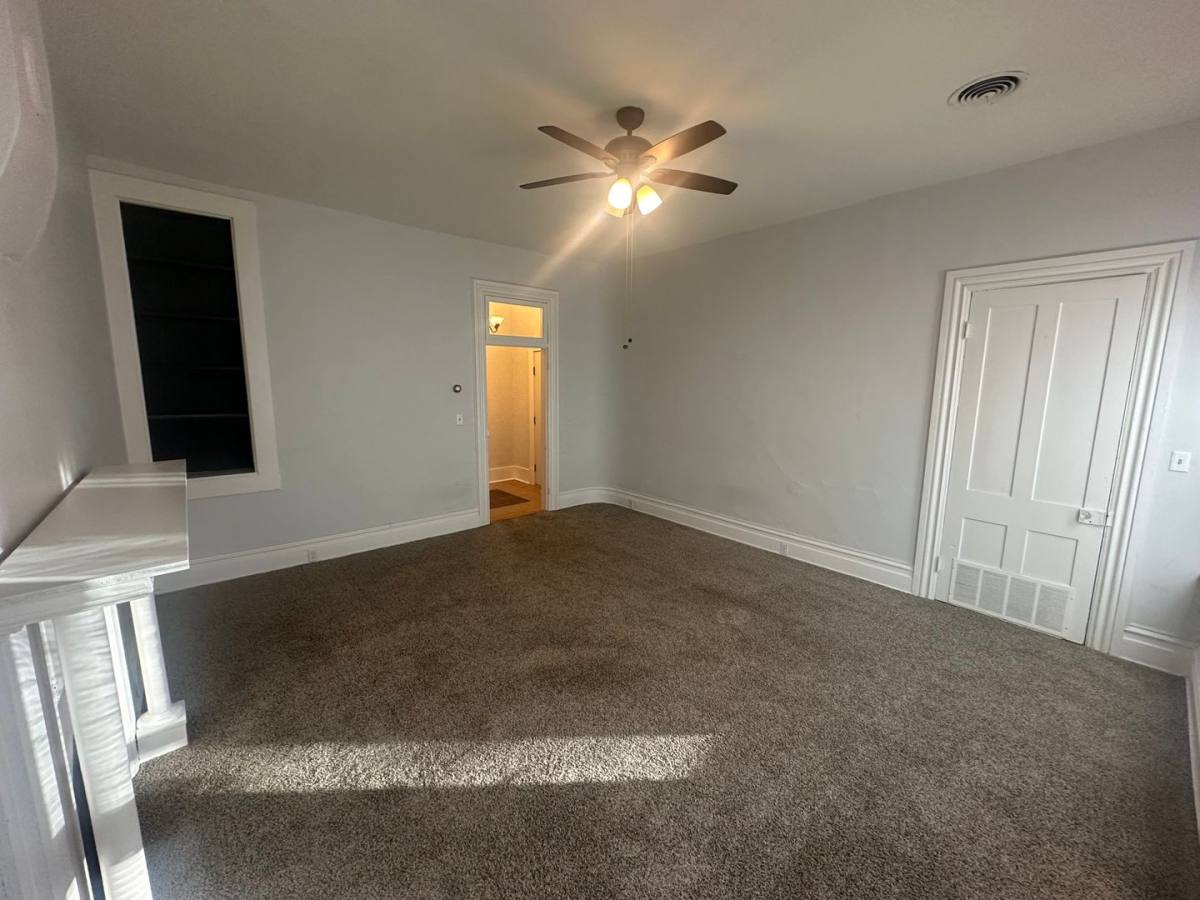 Apartment for rent at 141 N Diamond St, Mercer, PA 16137