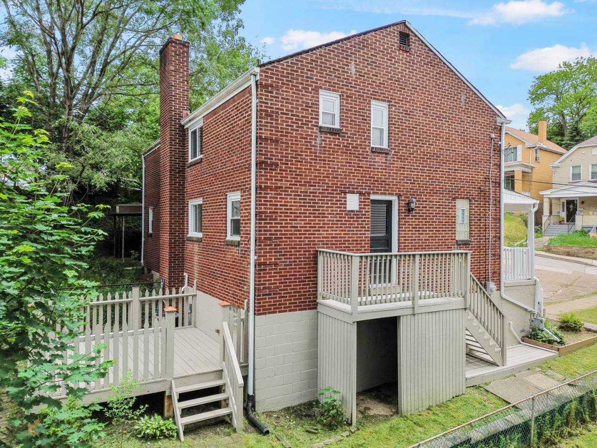 House for rent at 118 Ravilla Ave, Pittsburgh, PA 15210