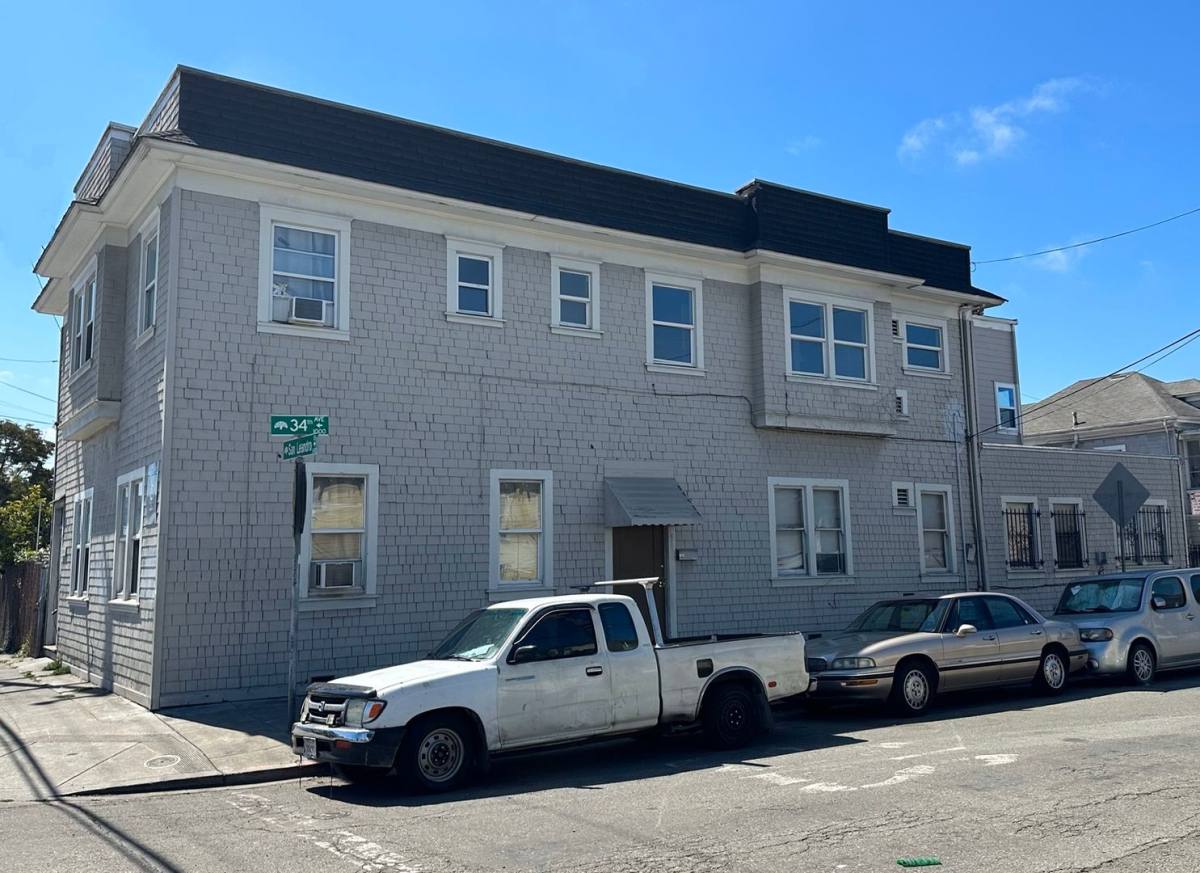 Apartment for rent at 3403 San Leandro St, Oakland, CA 94601