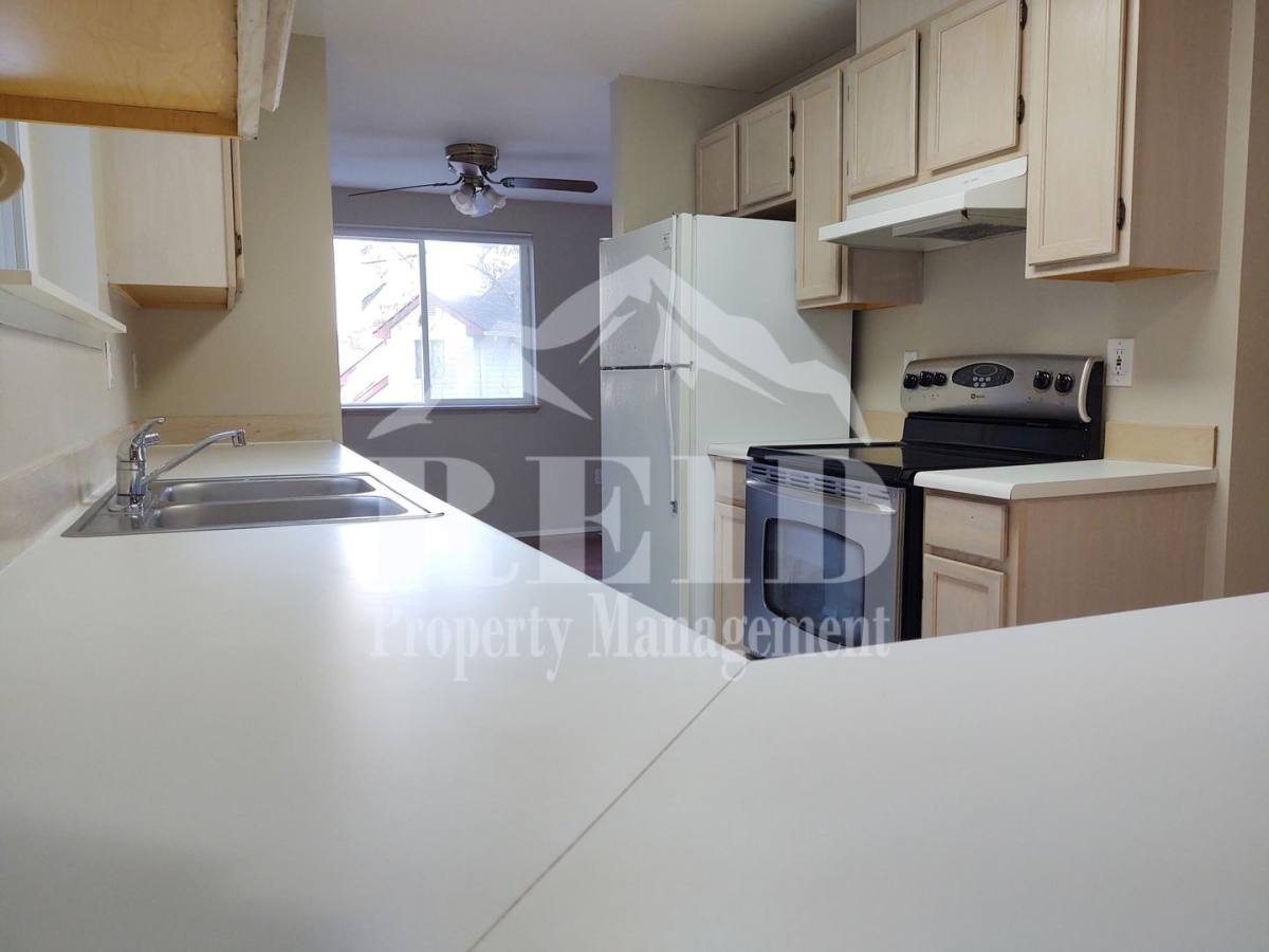 Townhouse for rent at 1313 Slate Lane NW, Silverdale, WA 98383