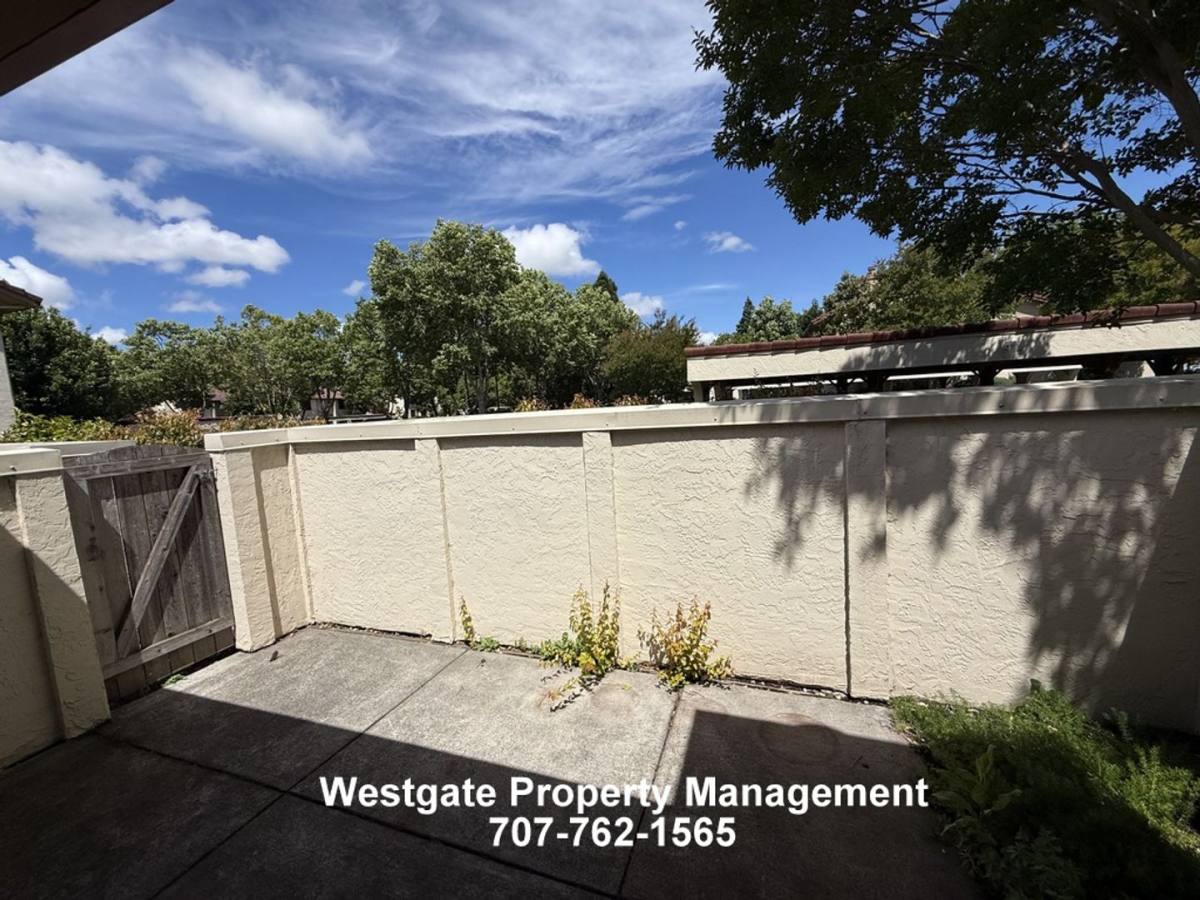 Condo for rent at 240 Park Place Dr, Petaluma, CA 94952