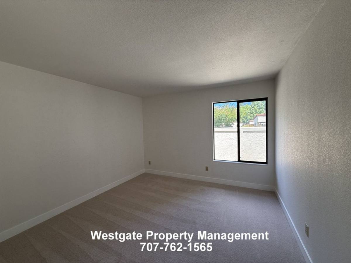 Condo for rent at 240 Park Place Dr, Petaluma, CA 94952