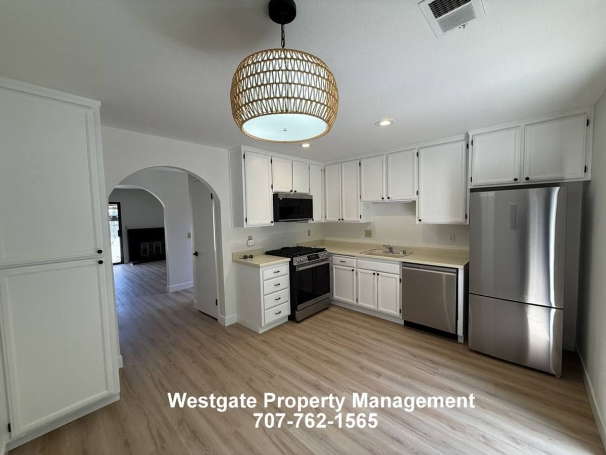 Condo for rent at 240 Park Place Dr, Petaluma, CA 94952