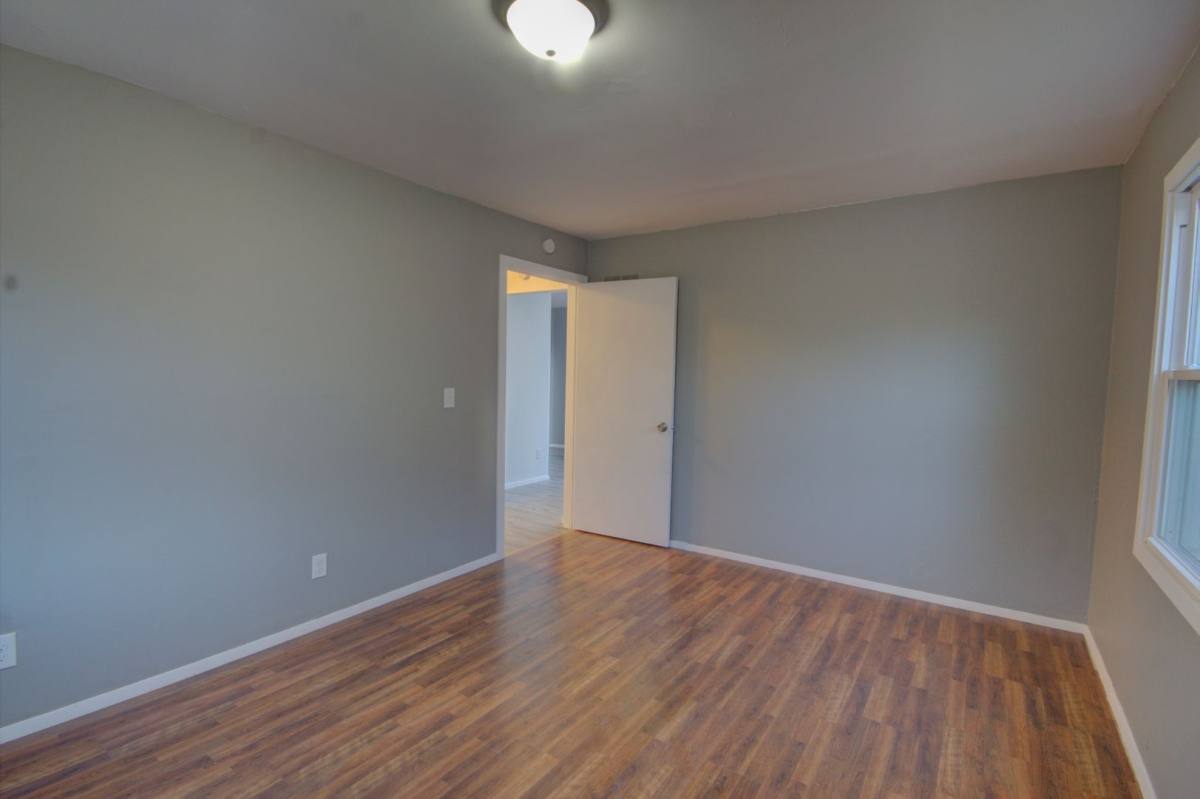 Apartment for rent at 1105 Tremont Ave, Davenport, IA 52803