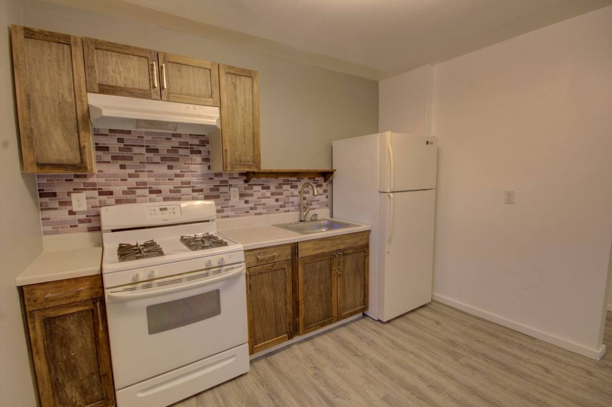 Apartment for rent at 1105 Tremont Ave, Davenport, IA 52803