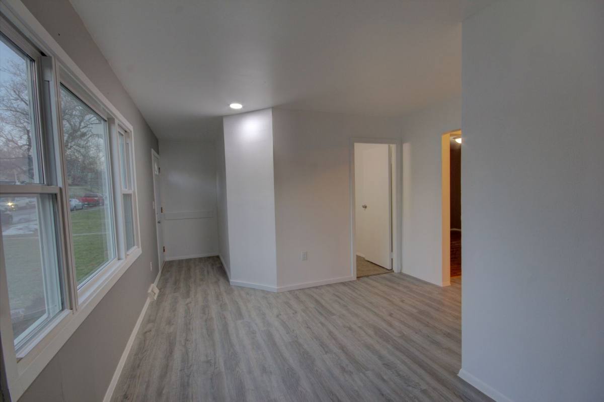 Apartment for rent at 1105 Tremont Ave, Davenport, IA 52803