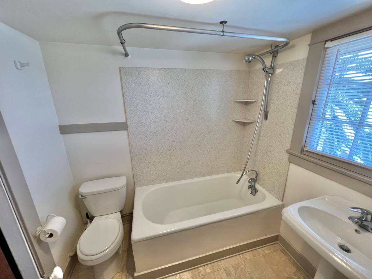 Apartment for rent at 2801 E 2nd St, Long Beach, CA 90803