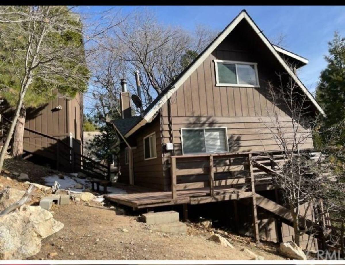House for rent at 676 Grass Valley Rd, Lake Arrowhead, CA 92352