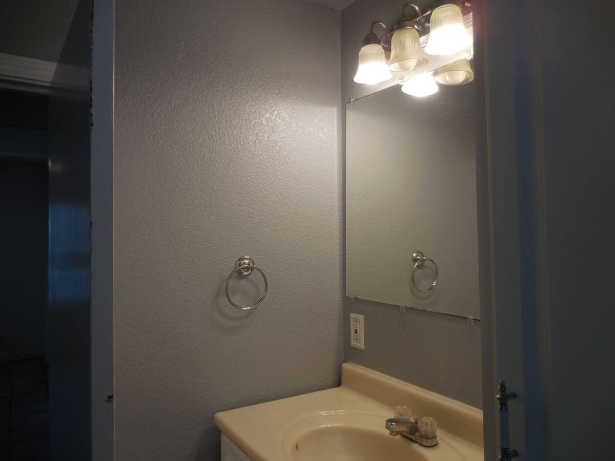 Apartment for rent at 301 Santa Clara Ave, Rio Vista, CA 94571