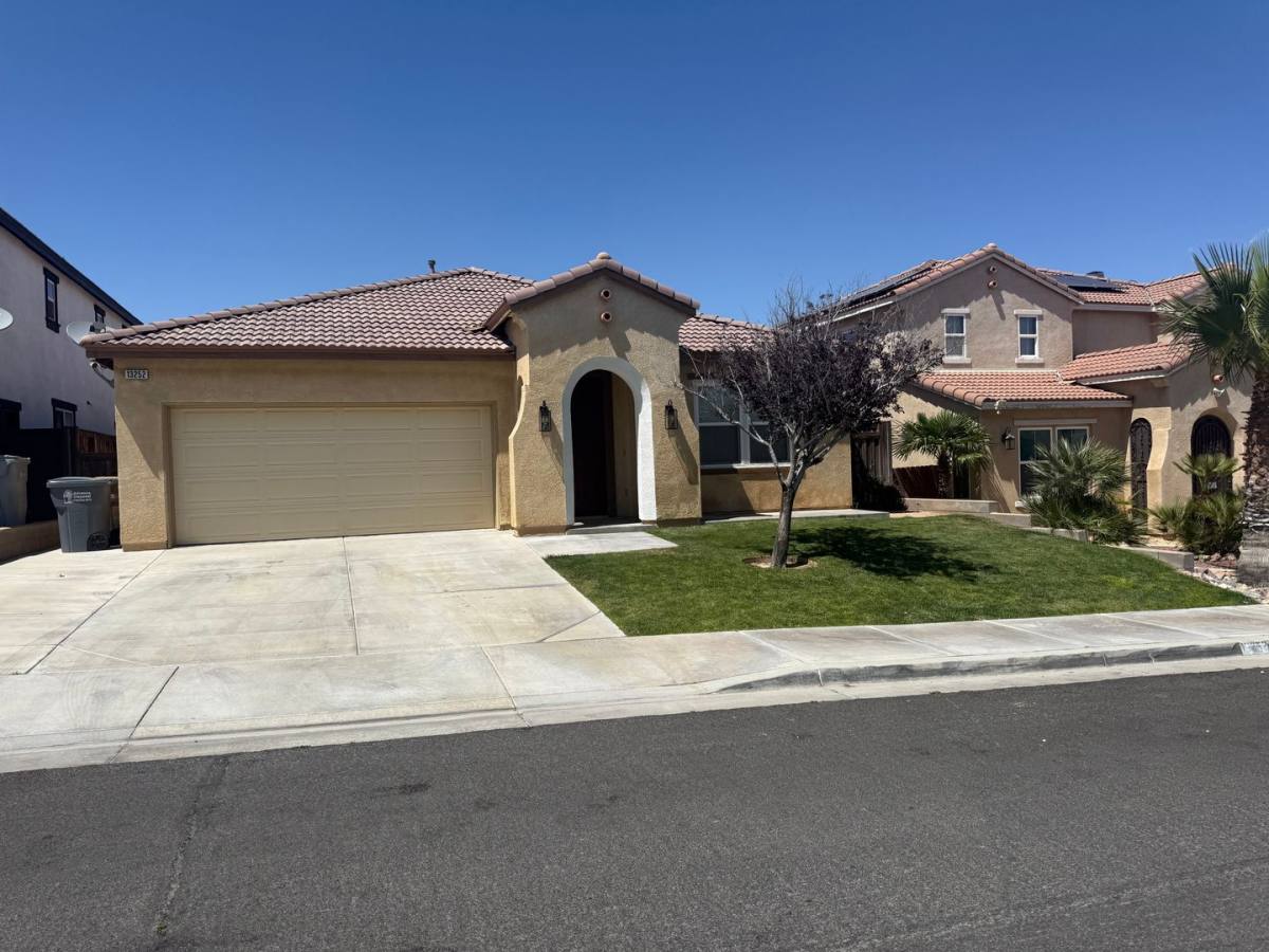 House for rent at 13252 Placentia St, Hesperia, CA 92344