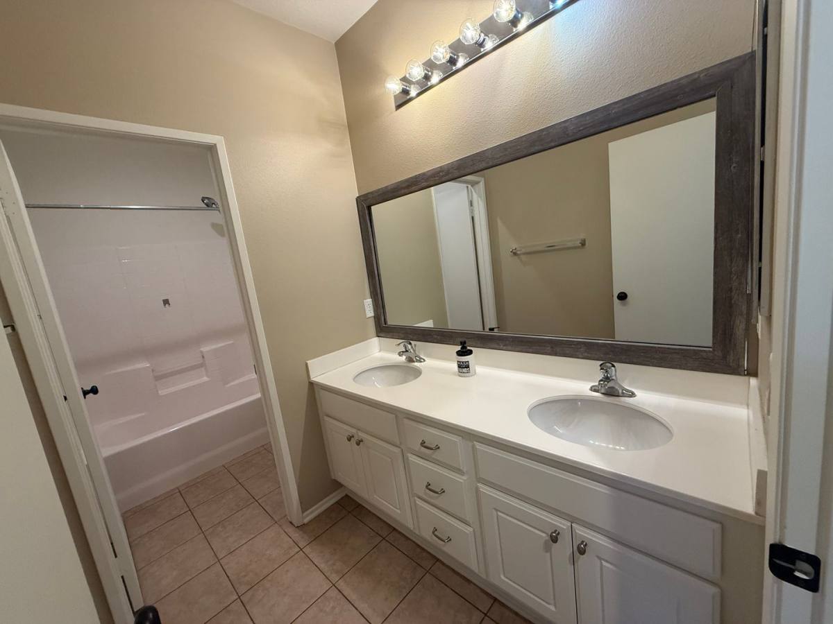 House for rent at 13252 Placentia St, Hesperia, CA 92344