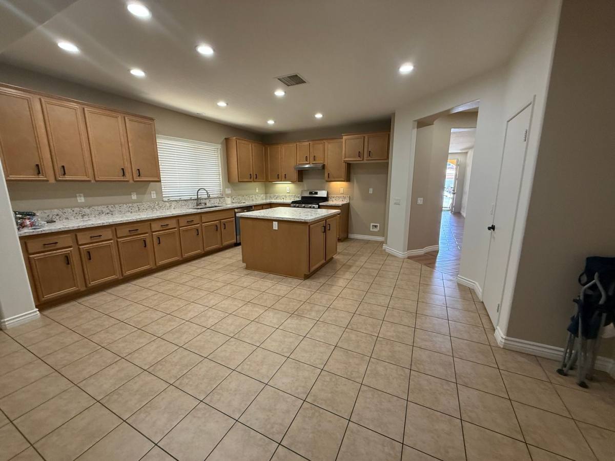 House for rent at 13252 Placentia St, Hesperia, CA 92344