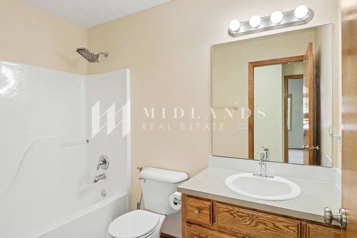 House for rent at 123 Wilma Rd, Papillion, NE 68133