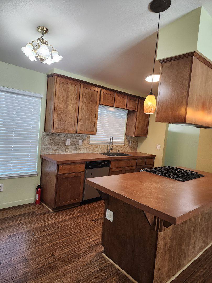 House for rent at 1712 Applegate Dr, Modesto, CA 95350
