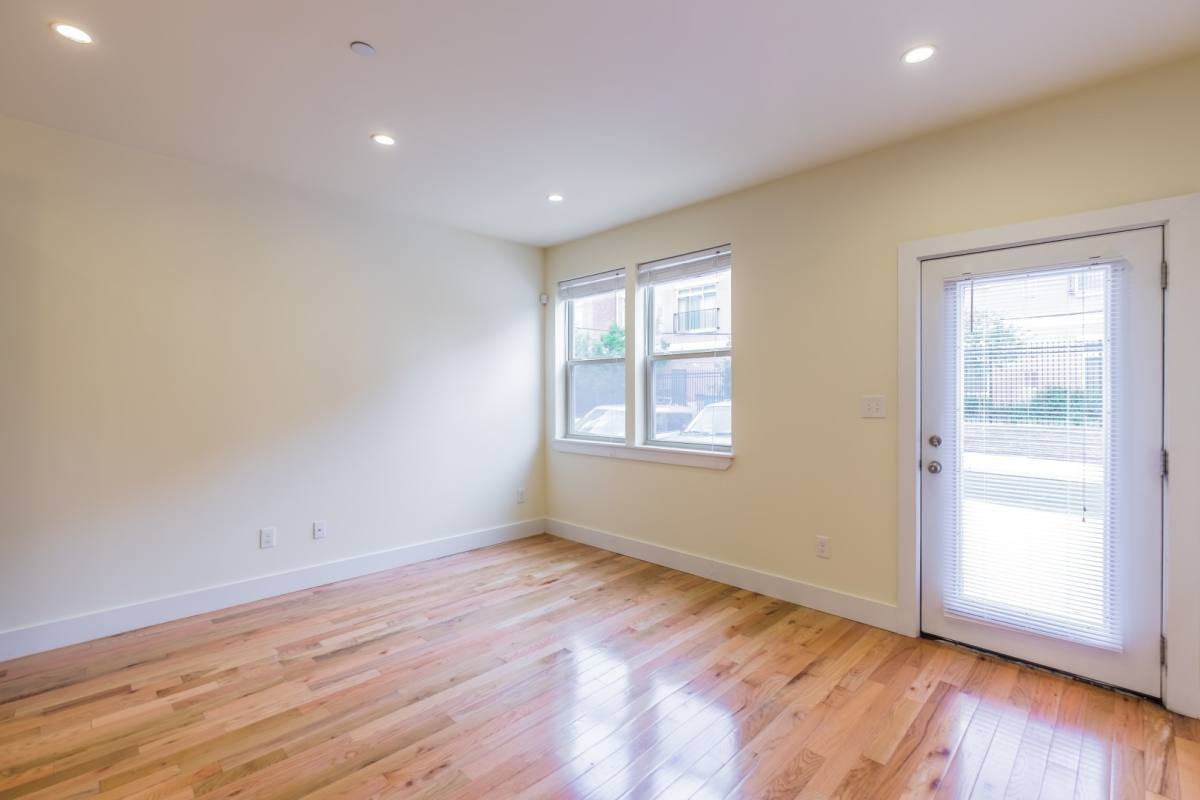 Apartment for rent at 1537 Ogden St, Philadelphia, PA 19130