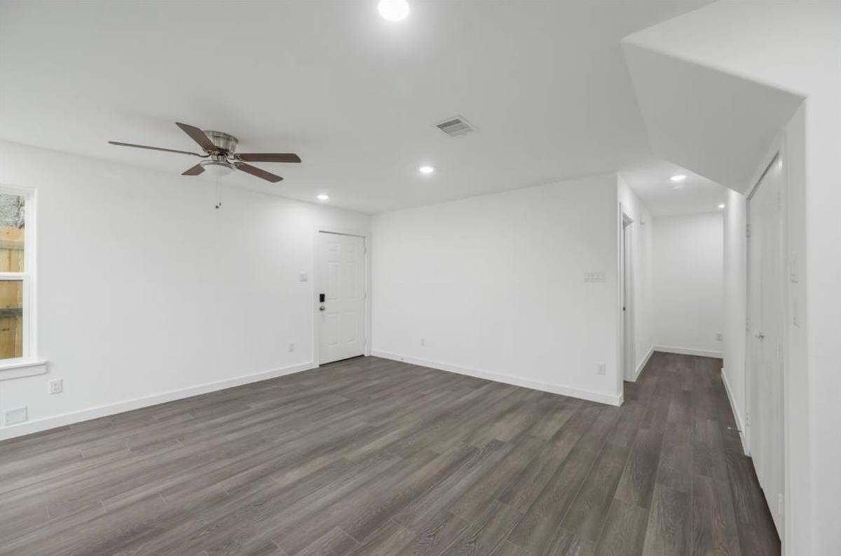 House for rent at 7804 Crestview Dr, Houston, TX 77028