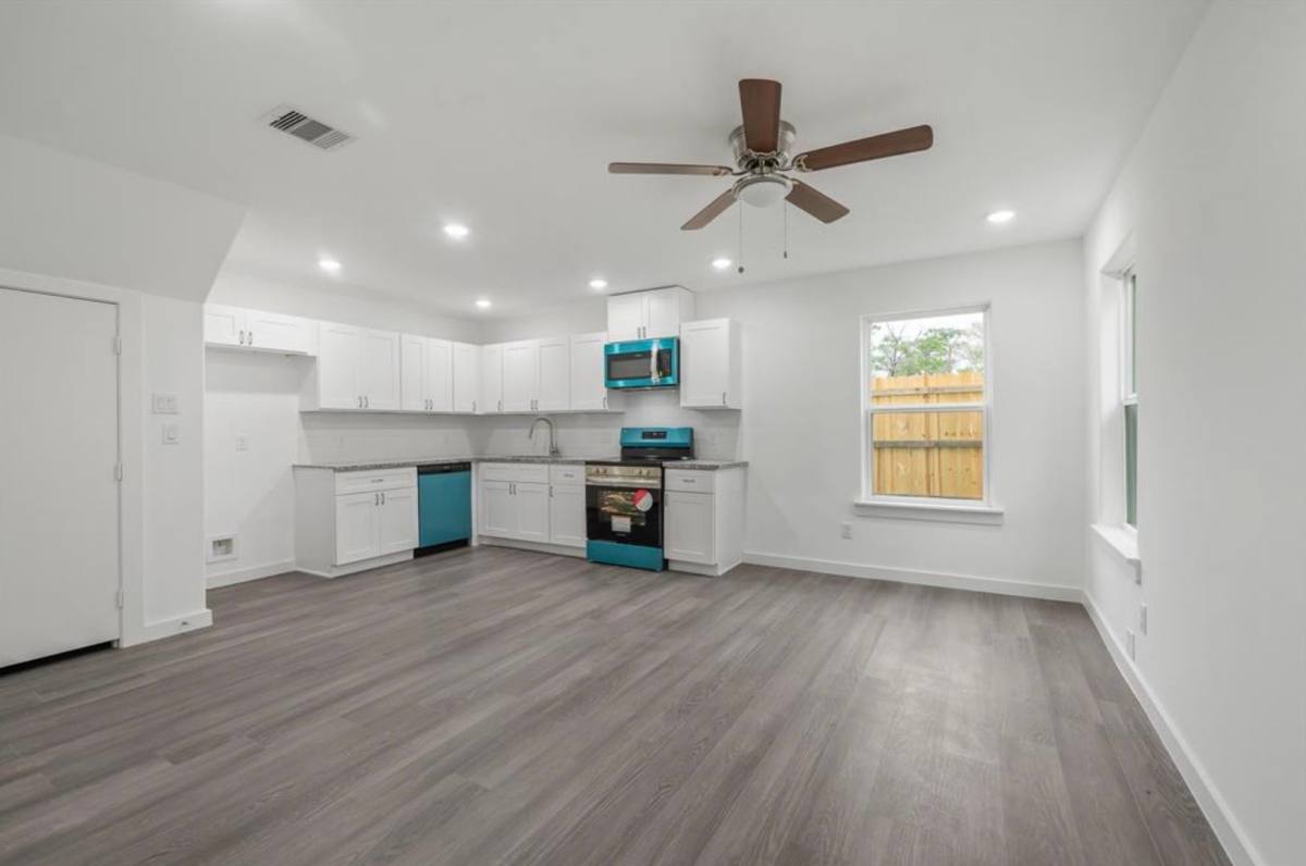 House for rent at 7804 Crestview Dr, Houston, TX 77028
